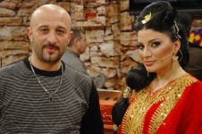 Певица Алмаз Алексерова и журналист выиграли за пять манатов ценный приз в 500 манатов (фотосессия)