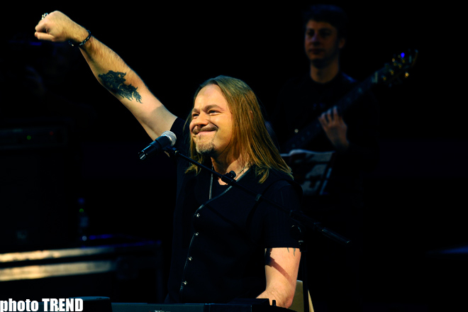 Как Владимир Пресняков и Наталья Подольская с триумфом брали Баку (фотосессия)