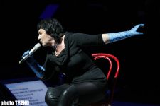 Стриптиз, Владимирский централ и молитва… Эпатажный концерт Лолиты в Баку (фотосессия)