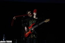 Стриптиз, Владимирский централ и молитва… Эпатажный концерт Лолиты в Баку (фотосессия)