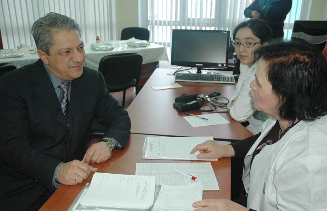 В компании "Avromed" проходит благотворительная акция по сдаче крови (фотосессия)