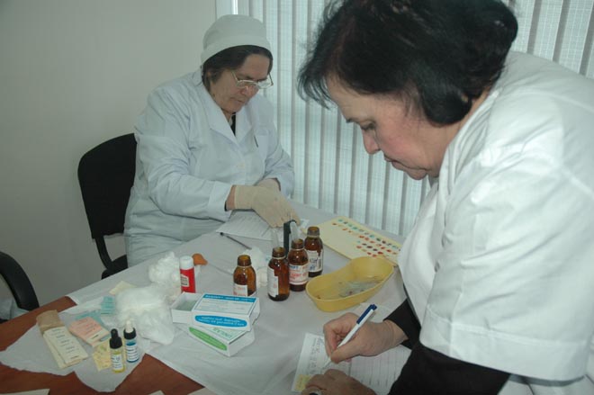 В компании "Avromed" проходит благотворительная акция по сдаче крови (фотосессия)