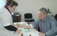 В компании "Avromed" проходит благотворительная акция по сдаче крови (фотосессия)