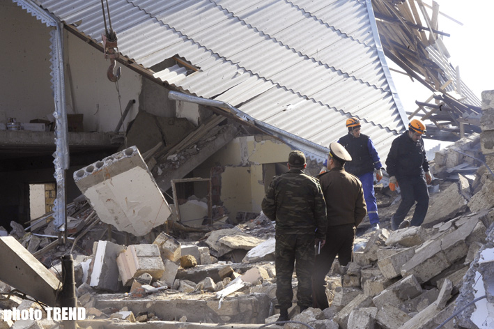 В Баку произошел взрыв, возбуждено уголовное дело - oбновлено (фотосессия)