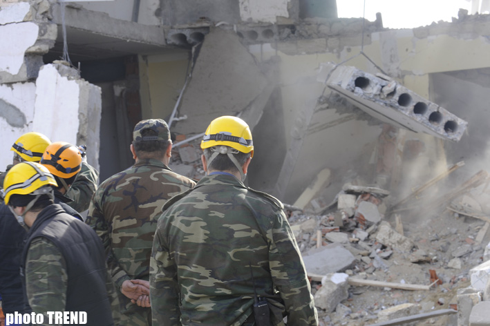 В Баку произошел взрыв, возбуждено уголовное дело - oбновлено (фотосессия)