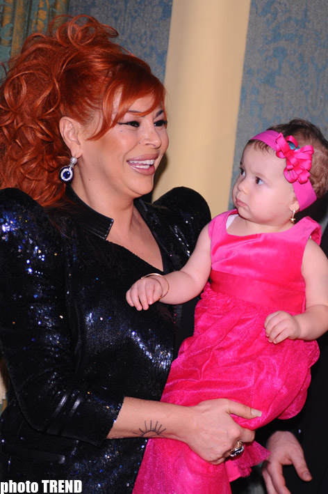 Искрометная певица Айгюн Кязымова и веселый шоу-бомонд на празднике Фадала Баззи (фотосессия)