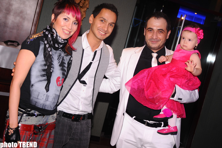 Искрометная певица Айгюн Кязымова и веселый шоу-бомонд на празднике Фадала Баззи (фотосессия)