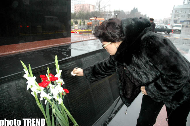 Ходжалинская трагедия – 18. 
Слезы Эльзы Сейиджахан смешались с каплями дождя (фотосессия)