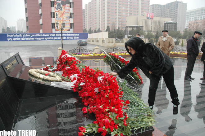 Ходжалинская трагедия – 18. 
Слезы Эльзы Сейиджахан смешались с каплями дождя (фотосессия)