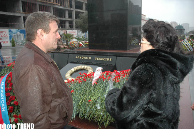 Ходжалинская трагедия – 18. 
Слезы Эльзы Сейиджахан смешались с каплями дождя (фотосессия)