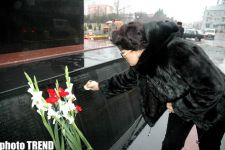 Ходжалинская трагедия – 18. 
Слезы Эльзы Сейиджахан смешались с каплями дождя (фотосессия)