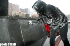 Ходжалинская трагедия – 18. 
Слезы Эльзы Сейиджахан смешались с каплями дождя (фотосессия)