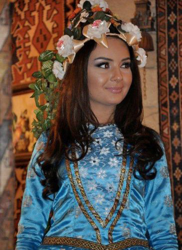 Певица Айсель Теймурзаде в образе Бахар гызы (фотосессия)