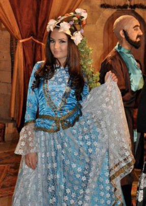 Певица Айсель Теймурзаде в образе Бахар гызы (фотосессия)