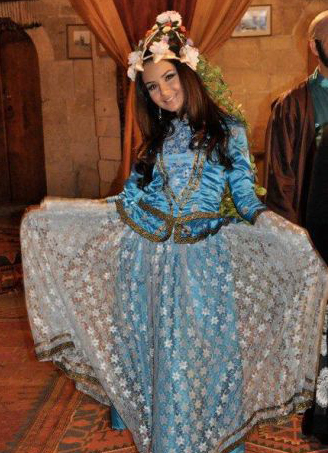Певица Айсель Теймурзаде в образе Бахар гызы (фотосессия)