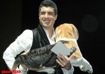 Собачий подарок, полупустая бутылка имениннице, или Почему 4-летняя суперзвезда отказала Озджану Денизу (фотосессия)