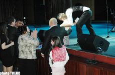 Собачий подарок, полупустая бутылка имениннице, или Почему 4-летняя суперзвезда отказала Озджану Денизу (фотосессия)