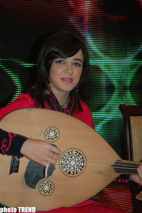 Айсель Теймурзаде стала спецкором "Базара" (фотосессия)