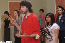 Первые уроки в бакинском "Unidance" даст танцор, работавший с Димой Биланом (фотосессия)