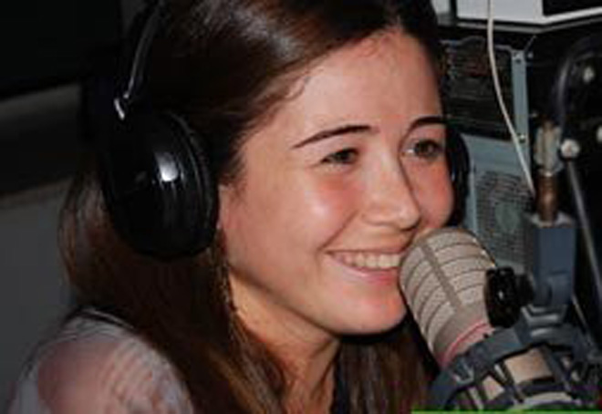 DJ Эльнара Халилова в центре внимания домохозяек (фотосессия)