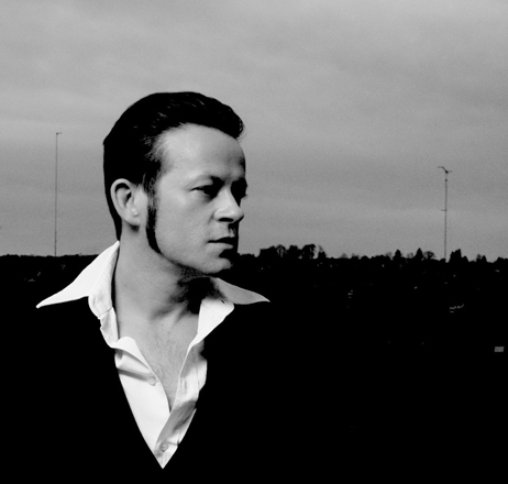 У Сафуры есть все шансы занять достойное место в Осло -  участник "Евровидения-2010" от Швейцарии Михаэль ван дер Хайде (фотосессия)