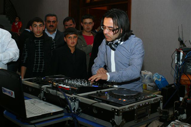 Министр образования Азербайджана Мисир Марданов принял участие на свадьбе воспитанников детского дома (фотосессия)