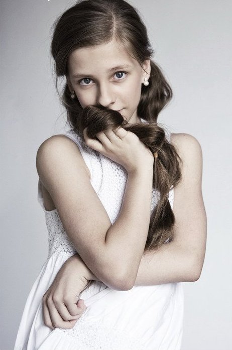 У меня ещё нет мягкой игрушки по имени Баку - российская актриса Лиза Арзамасова (фотосессия)