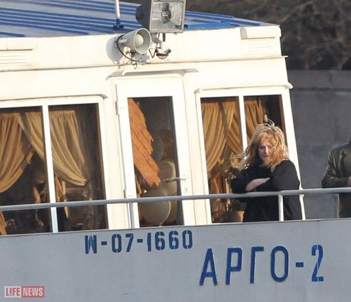 Алла Пугачева отметила день рождения на корабле (фотосессия)