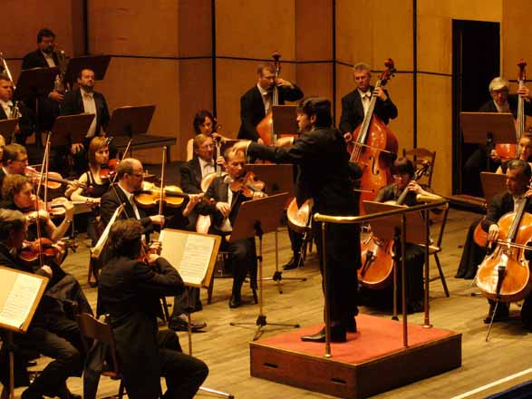 Азербайджанский дирижер даст в Польше концерт памяти погибших в авиакатастрофе