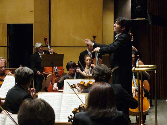 Азербайджанский дирижер даст в Польше концерт памяти погибших в авиакатастрофе