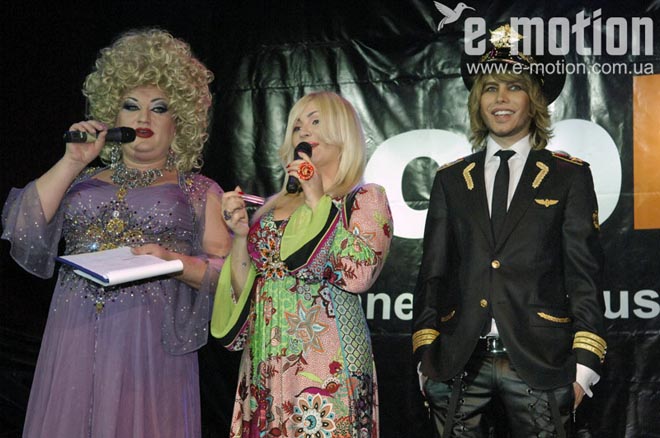 У Сафуры Ализаде на украинской вечеринке случился конфуз (видео-фотосессия)