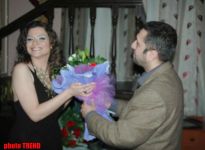 День рождения певицы-модели Сули - между Гитлером и Лениным (фотосессия)