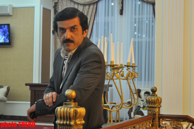 За честь бесплатно спеть на свадьбе брата Фаига Агаева певцы вступили в соревнование (фотосессия)