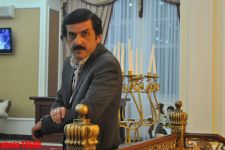 За честь бесплатно спеть на свадьбе брата Фаига Агаева певцы вступили в соревнование (фотосессия)