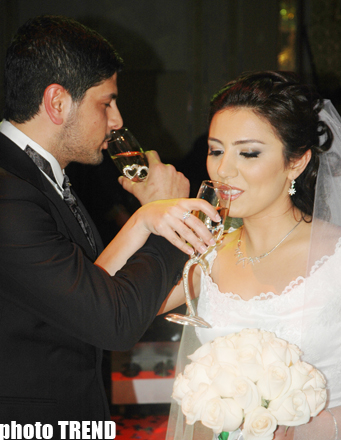 Танцевальный конкурс на свадьбе певицы Егяны, где был похищен турецкий жених (фотосессия)