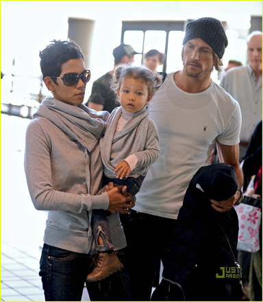 Холли Берри рассталась с отцом своей дочери