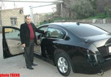 Продюсер мейханачы Намига Гарачухурлу бьет рекорд по смене автомобилей (фотосессия)