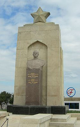 К 65-летию Великой Победы! Дважды Герой Советского Союза Ази Ахад оглы Асланов - на танке от финской границы, от Сталинграда до Прибалтики