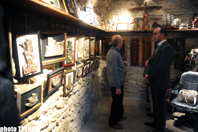 В Древней части Баку Ичери Шехер открылся "Сад Искусств" (фотосессия)