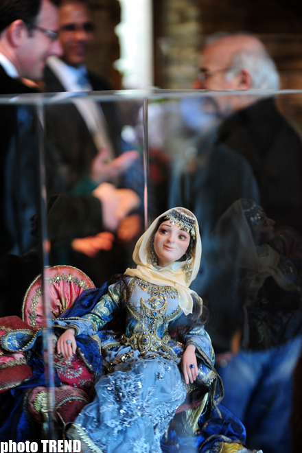 В Древней части Баку Ичери Шехер открылся "Сад Искусств" (фотосессия)