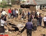 SOS! В Азербайджане разрушена дамба- села остались под водой, оползень- дома беженцев под землей (фотосессия)