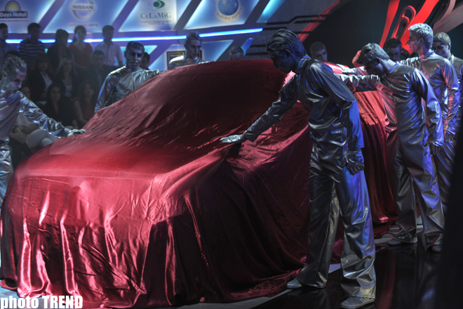 Первая фотосессия азербайджанских "трансформеров" - не на жизнь, а на смерть (фотосессия)