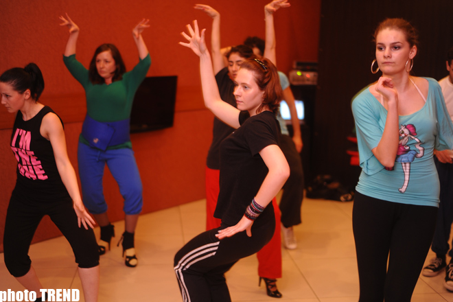 Бакинский урок известного хореографа Бейонсе, Мэрай Кэри, Ашер (фотосессия)