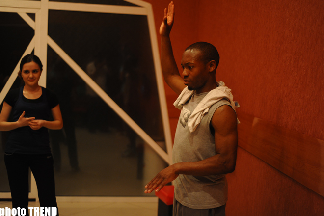 Бакинский урок известного хореографа Бейонсе, Мэрай Кэри, Ашер (фотосессия)