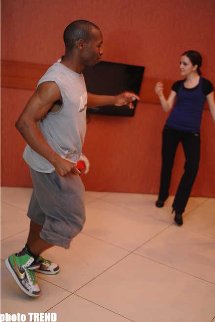 Бакинский урок известного хореографа Бейонсе, Мэрай Кэри, Ашер (фотосессия)