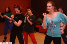 Бакинский урок известного хореографа Бейонсе, Мэрай Кэри, Ашер (фотосессия)