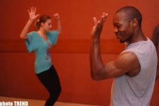 Бакинский урок известного хореографа Бейонсе, Мэрай Кэри, Ашер (фотосессия)