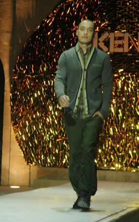 KENZO представил в Баку весенне-летнюю коллекцию известного дизайнера Antonio Marras (фотосессия)