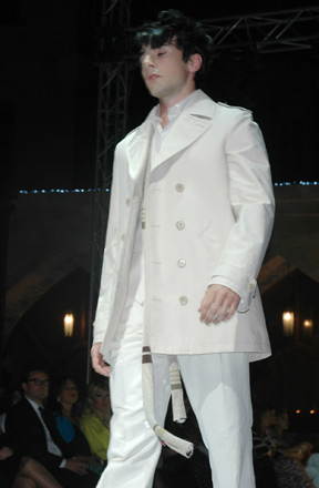 KENZO представил в Баку весенне-летнюю коллекцию известного дизайнера Antonio Marras (фотосессия)