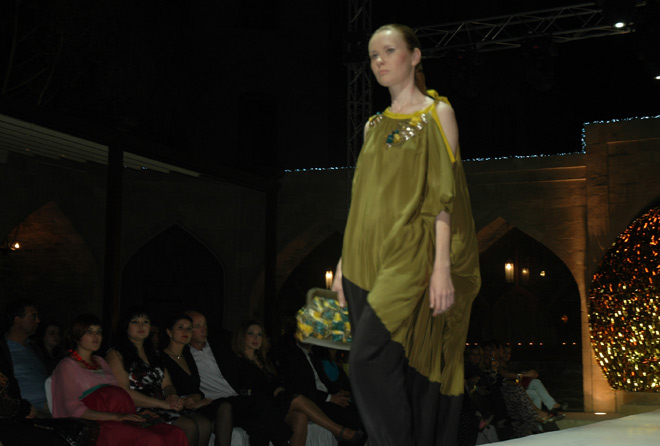 KENZO представил в Баку весенне-летнюю коллекцию известного дизайнера Antonio Marras (фотосессия)